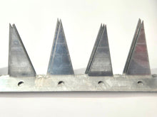 Load image into Gallery viewer, Raggy Sharp Tooth Wall Spike
